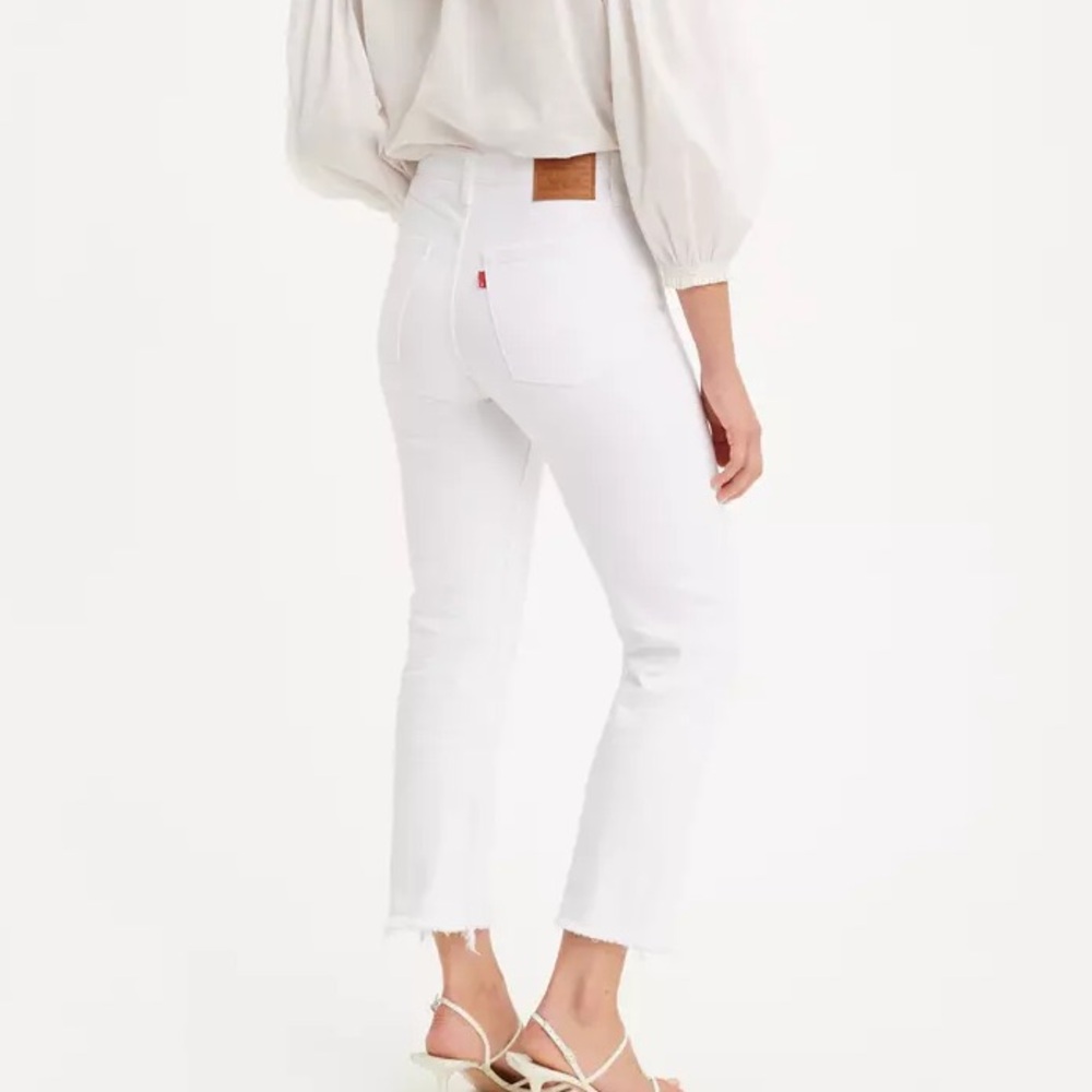 Levi’s wedgie straight white jeans